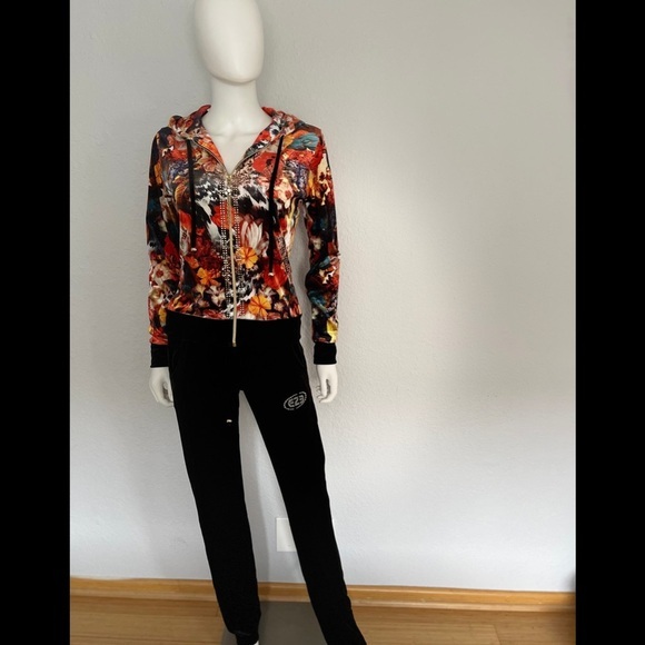 NWT WOMEN VELOUR TRACKSUIT SET JACKET/BLACK PANTS FLORAL PRINT LOUNGEWEAR HOODED - Picture 9 of 11